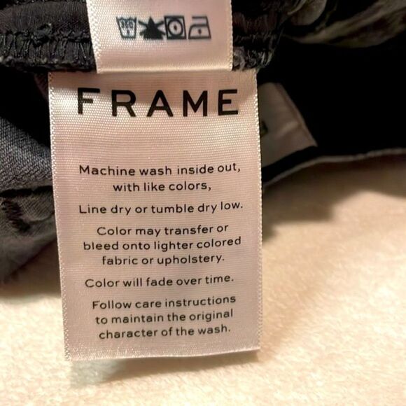 Frame Denim- Le Skinny de Jeanne in Tonal Python Black & Grey Print- Size 27 - Picture 11 of 11